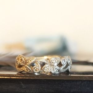 Neil Lane Vintage Style Ring size 4.5